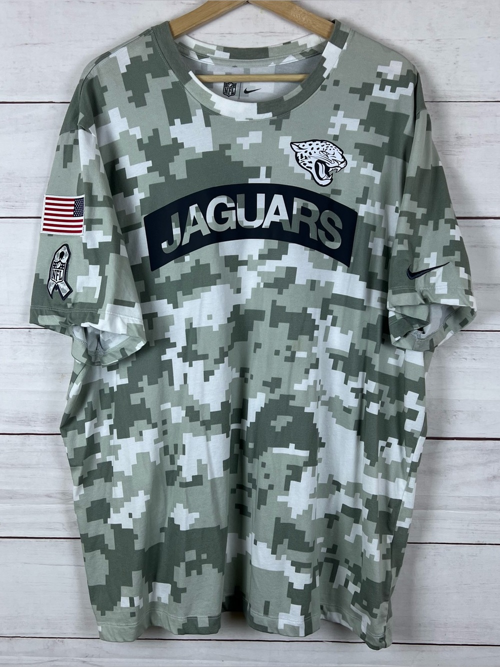 Jacksonville Jaguars Men's XXL Nike Dri-Fit Salute to Service Arctic Camo Shirt